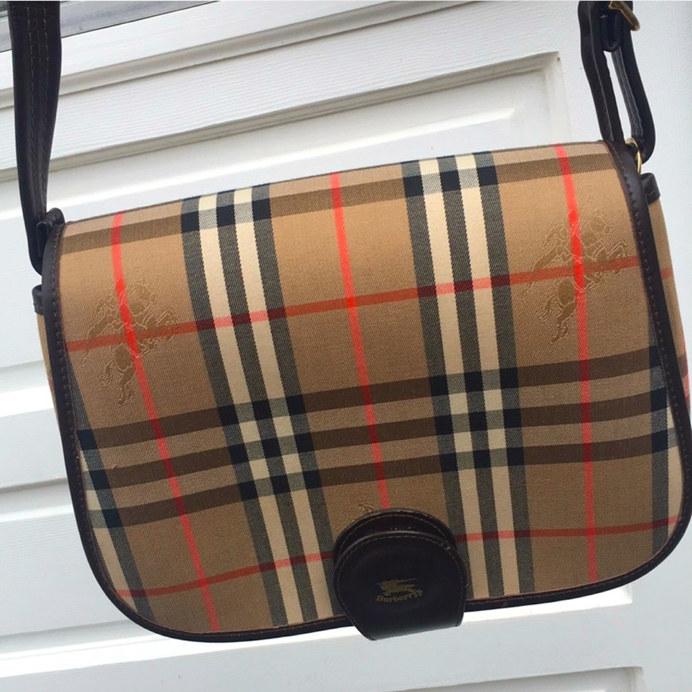 Authentic ✨✨Burberrys crossbody Vintage